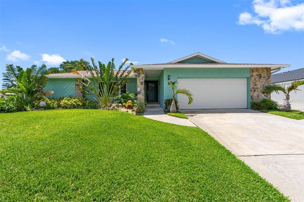 7992 BAYSHORE DRIVE SEMINOLE, FL 33776