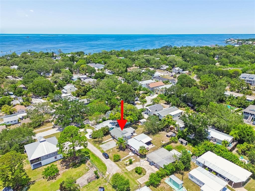314 MARYLAND AVENUE CRYSTAL BEACH, FL 34681