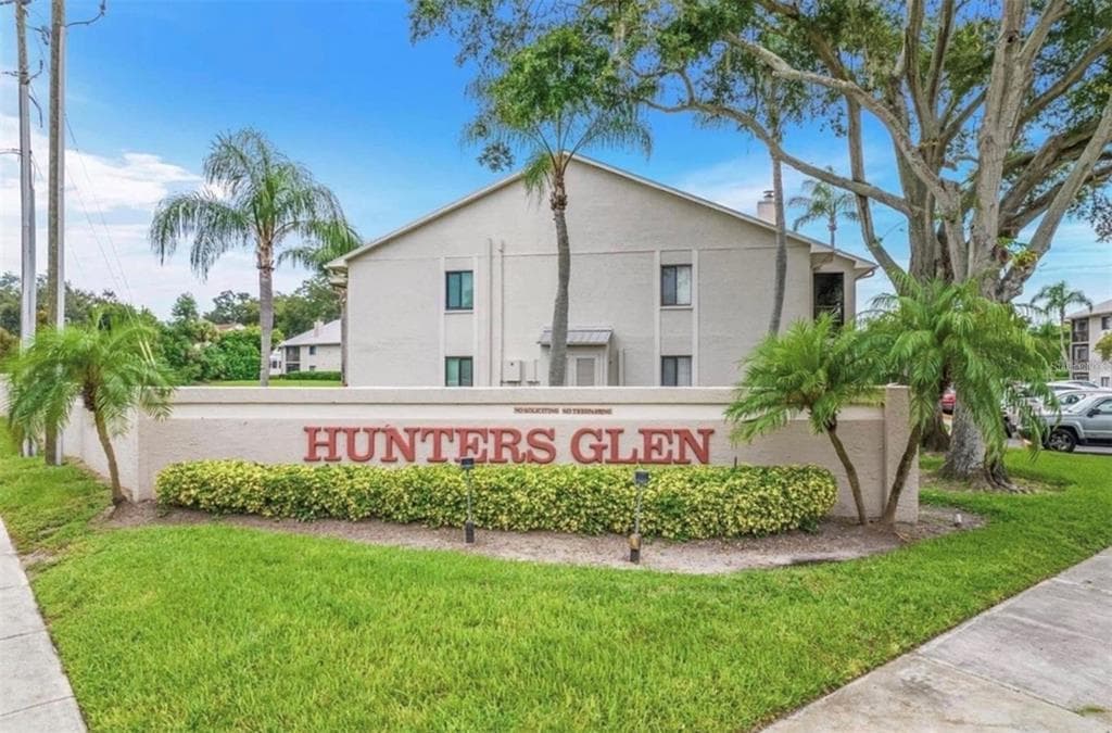 2067 HUNTERS GLEN DRIVE UNIT 312 DUNEDIN, FL 34698