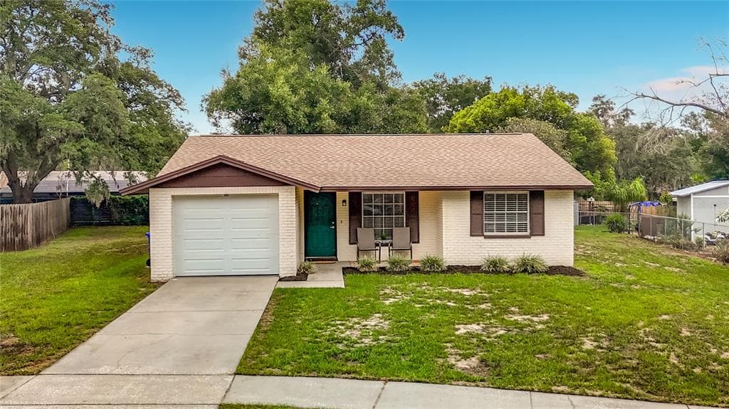 903 CARRIE COVE