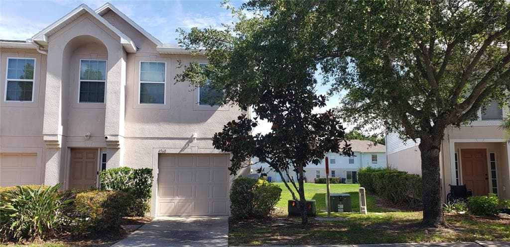 4560 ASHBURN SQUARE DRIVE TAMPA, FL 33610