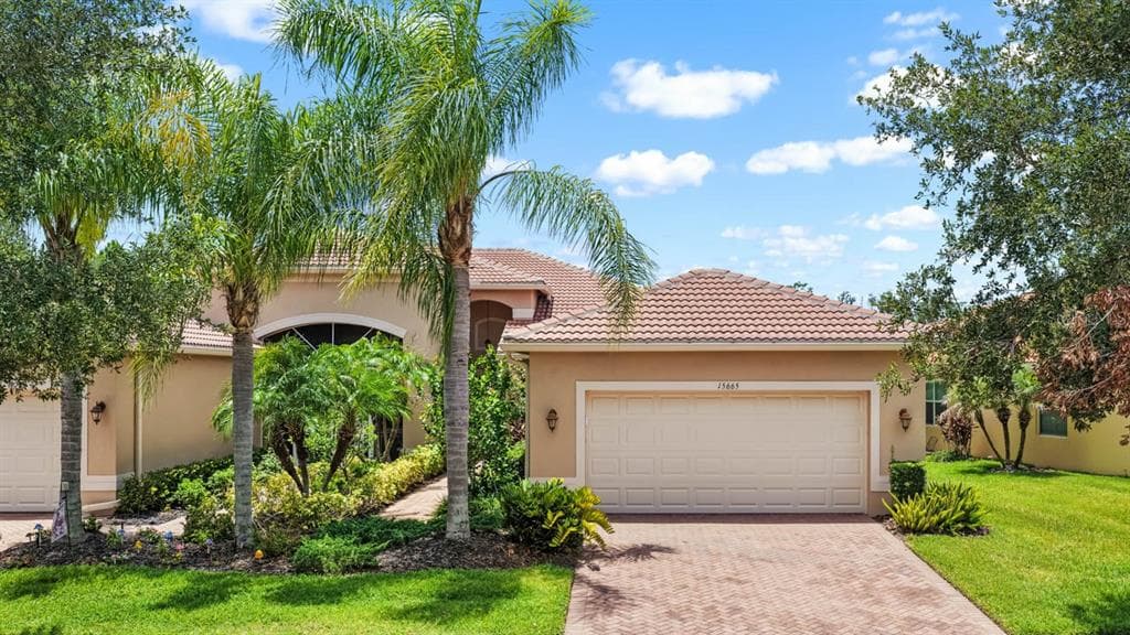 15665 AURORA LAKE CIRCLE WIMAUMA, FL 33598
