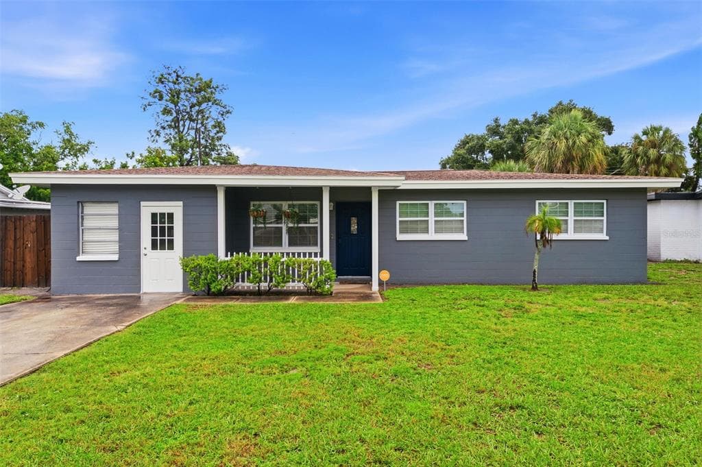 8685 MAGNOLIA DRIVE SEMINOLE, FL 33777
