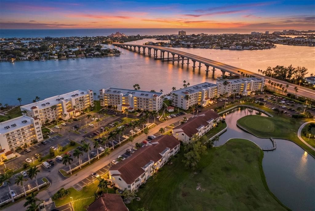 6000 BAHIA DEL MAR CIRCLE UNIT 131 ST PETERSBURG, FL 33715