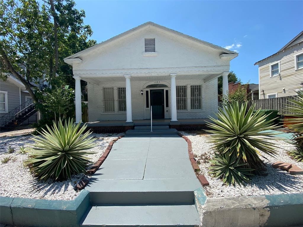 1003 E COLUMBUS DRIVE TAMPA, FL 33605