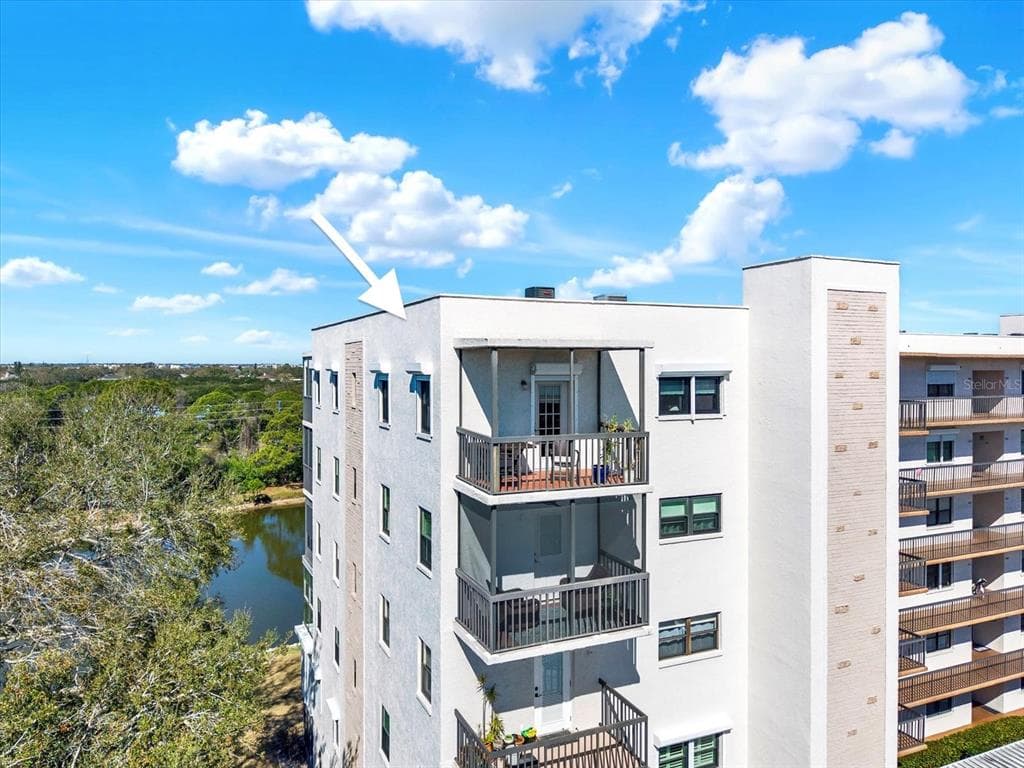 8186 TERRACE GARDEN DRIVE N UNIT 601 ST PETERSBURG, FL 33709