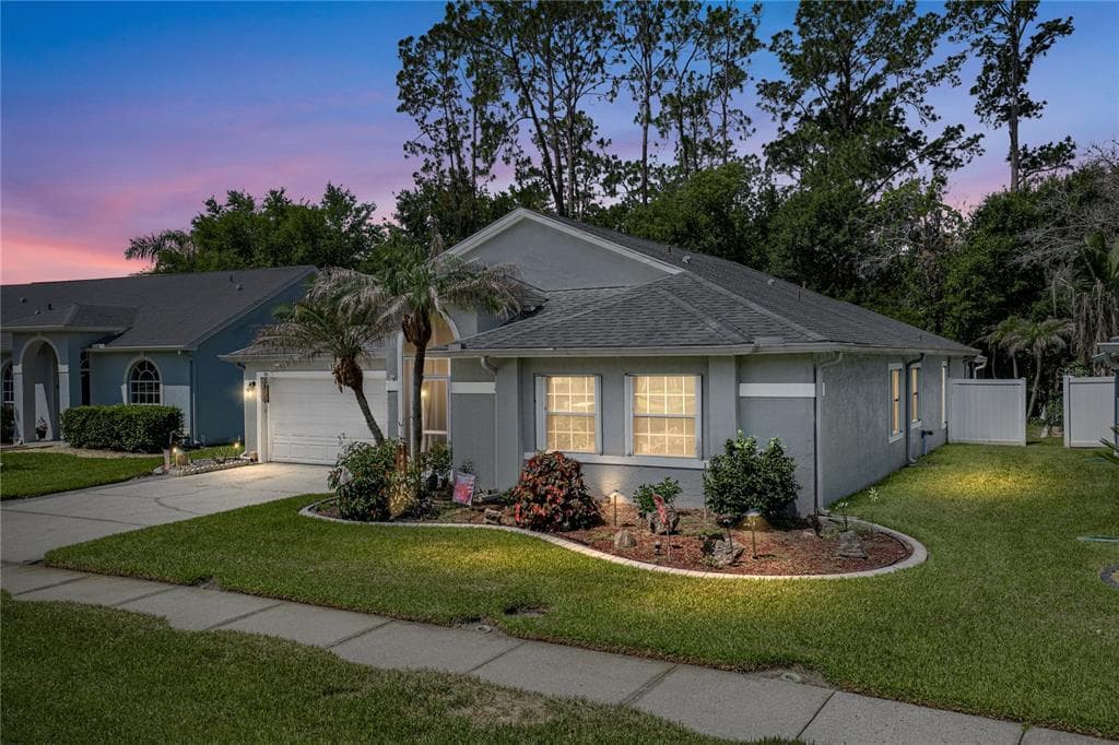 5137 NEW BRITTANY LANE ZEPHYRHILLS, FL 33541