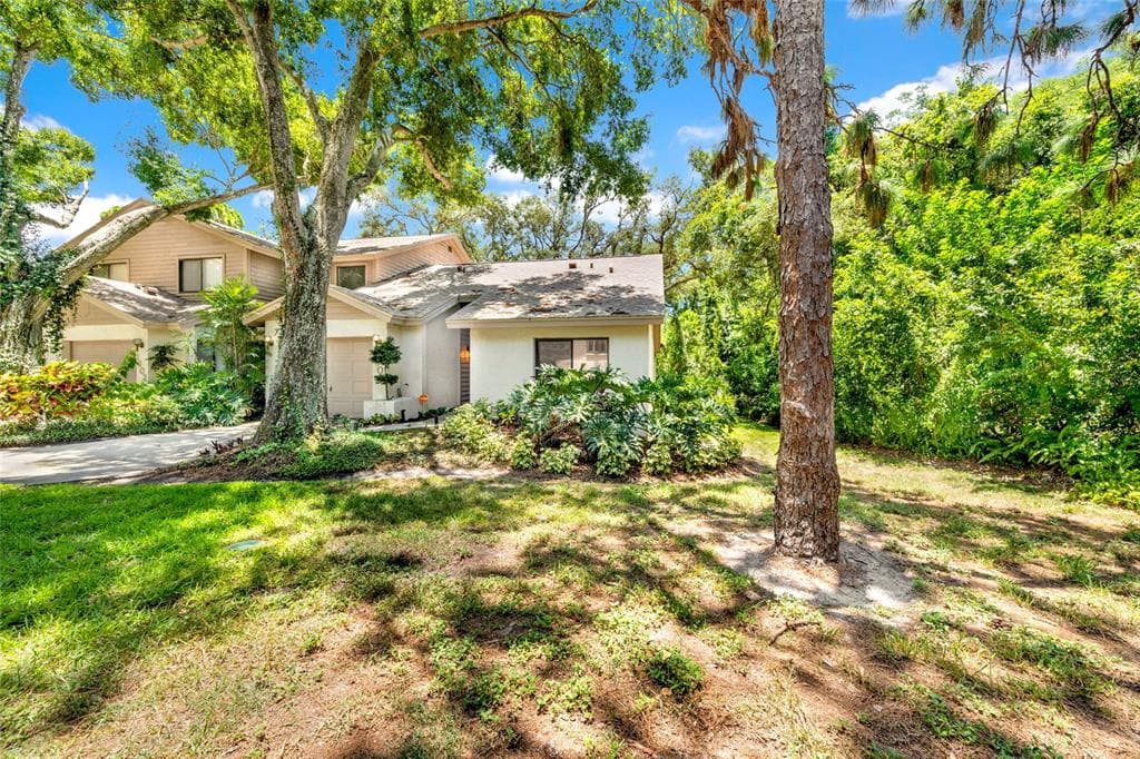 1900 WHISPERING WAY TARPON SPRINGS, FL 34689