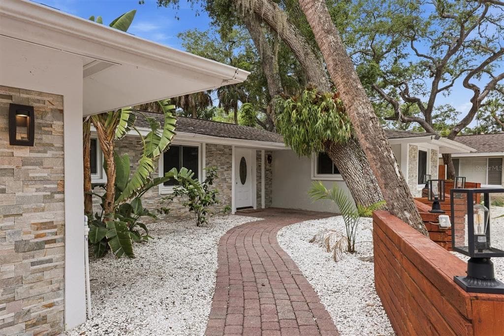 1232 NORTHPORT DRIVE SARASOTA, FL 34242