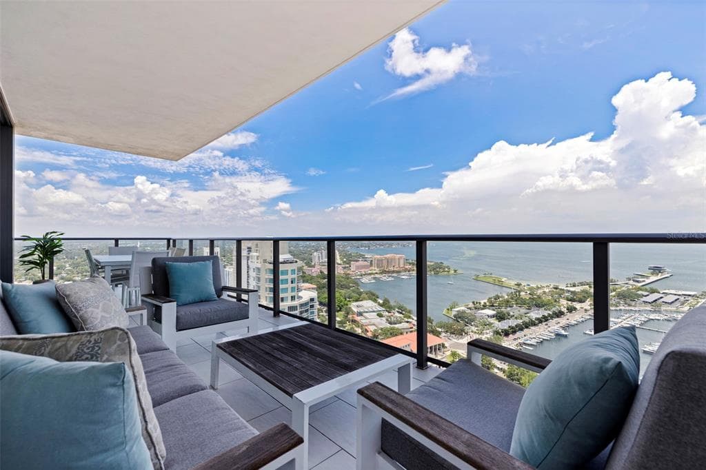 100 1ST AVENUE N UNIT 3405 ST PETERSBURG, FL 33701