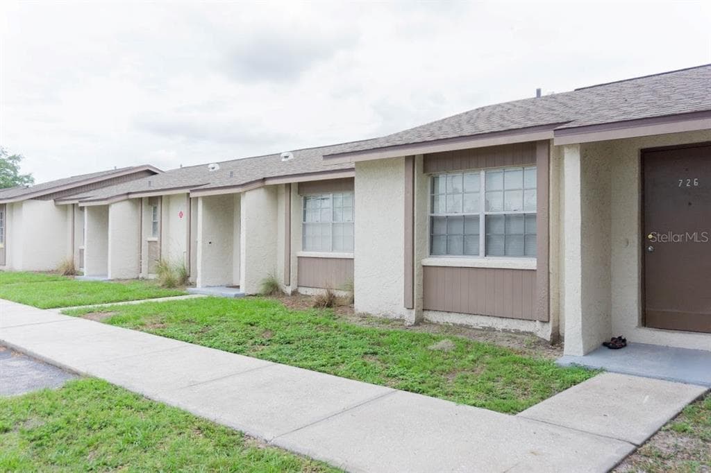 709 OCEANSIDE CIRCLE UNIT 753 RUSKIN, FL 33570
