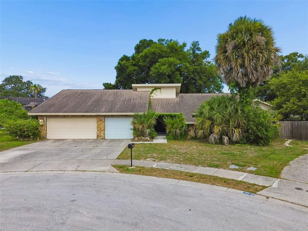 2668 MONTAGUE COURT W CLEARWATER, FL 33761