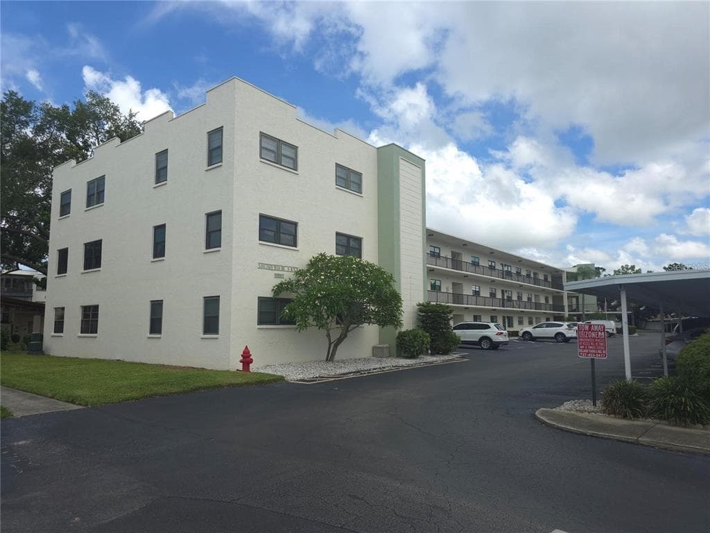 5980 TERRACE PARK DRIVE N UNIT 203 ST PETERSBURG, FL 33709