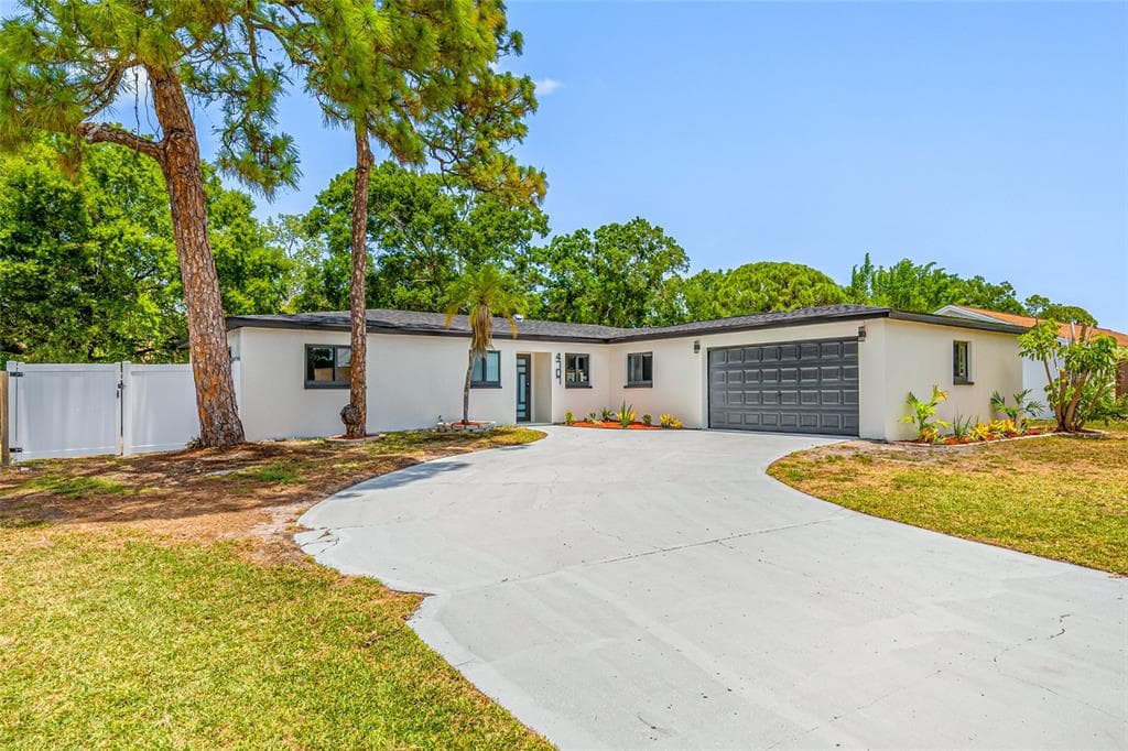 4707 W PAUL AVENUE TAMPA, FL 33611