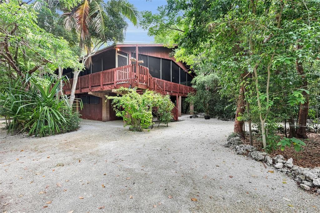 51 N BAY HARBOR DRIVE KEY LARGO, FL 33037
