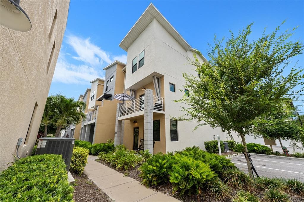 2522 12TH TERRACE N