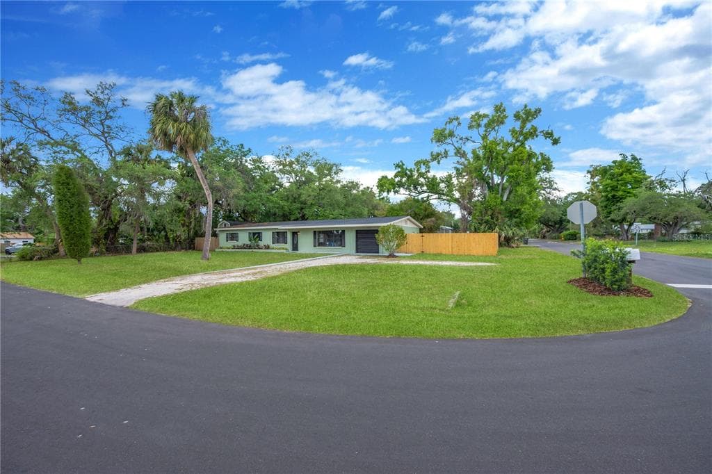 7502 LONE STAR PLACE RIVERVIEW, FL 33578