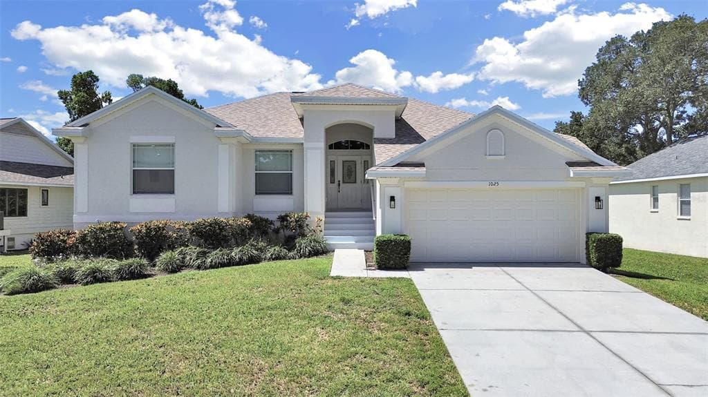 1025 LAKE AVOCA PLACE TARPON SPRINGS, FL 34689
