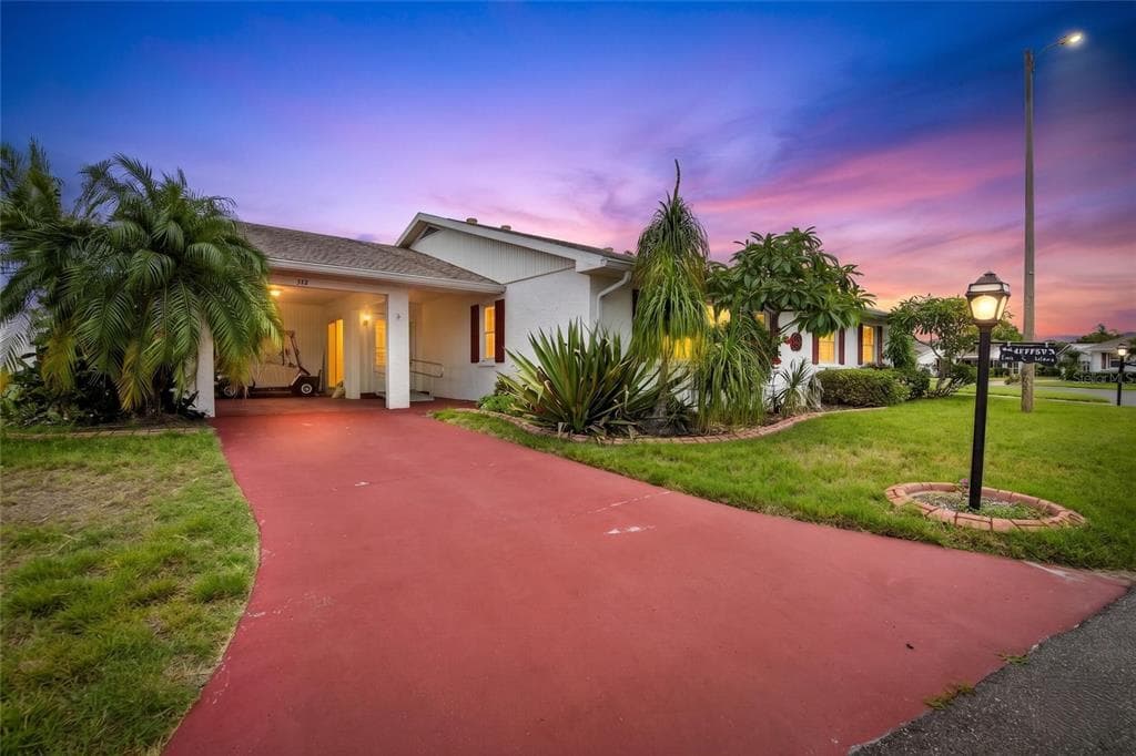 213 GLENELLEN PLACE SUN CITY CENTER, FL 33573