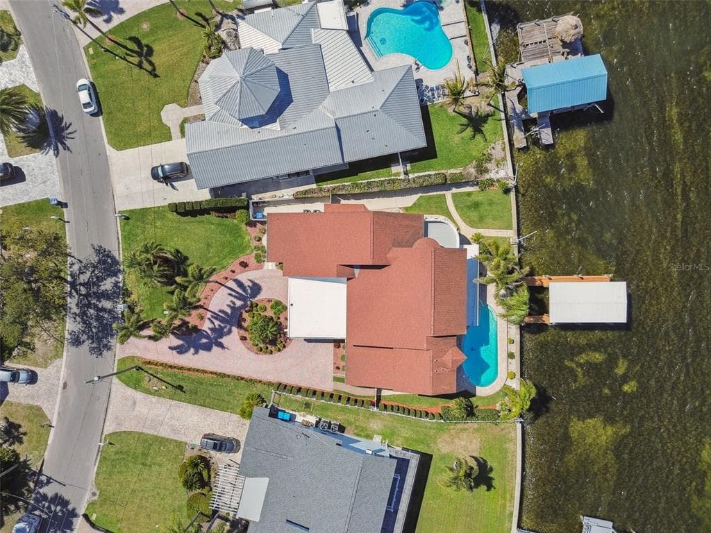 119 CARLYLE CIRCLE PALM HARBOR, FL 34683