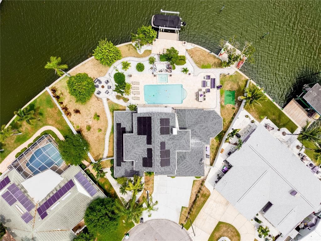 4124 HARBOR CIRCLE S LARGO, FL 33770