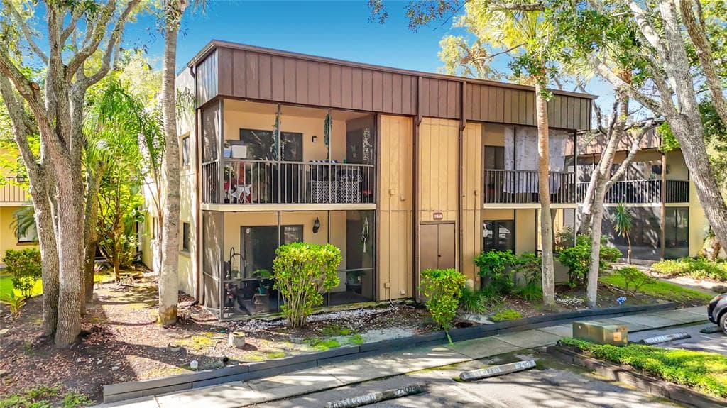 11805 RAINTREE LAKE LN UNIT D TEMPLE TERRACE, FL 33617