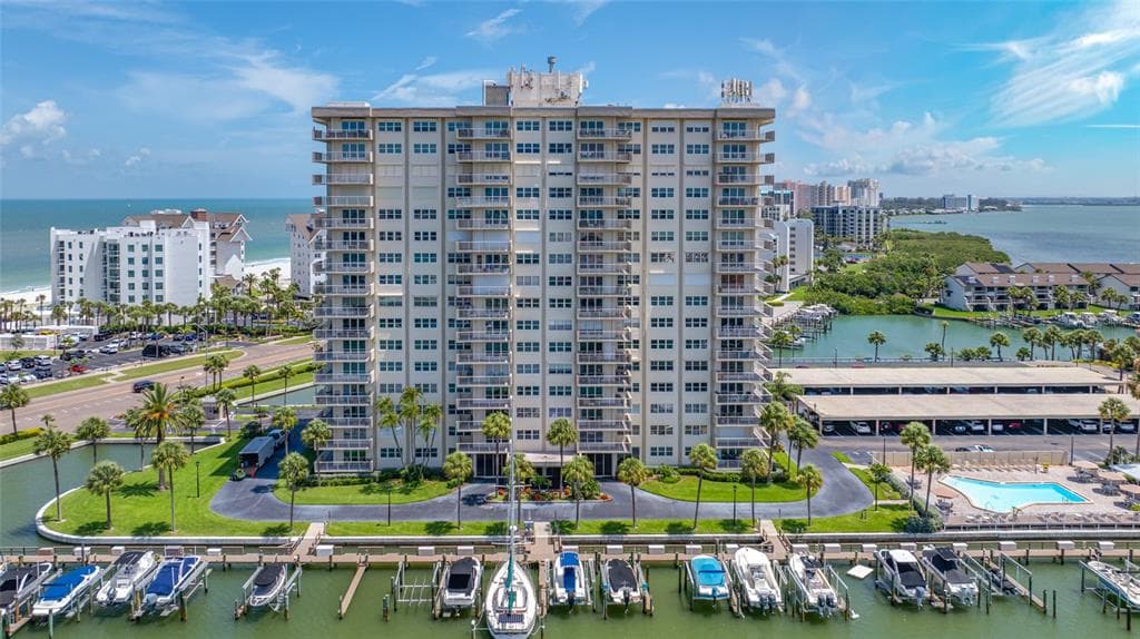 1621 GULF BOULEVARD UNIT 706 CLEARWATER BEACH, FL 33767