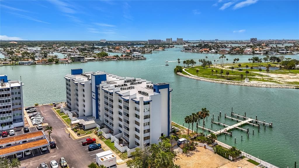 450 TREASURE ISLAND CAUSEWAY UNIT 111 TREASURE ISLAND, FL 33706