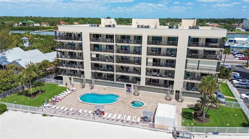 20040 GULF BOULEVARD UNIT 402 INDIAN ROCKS BEACH, FL 33785