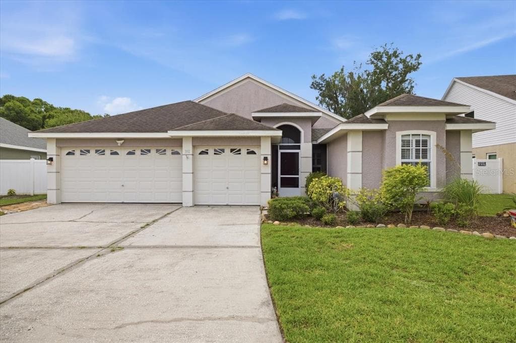 392 TAVERNIER CIRCLE OLDSMAR, FL 34677