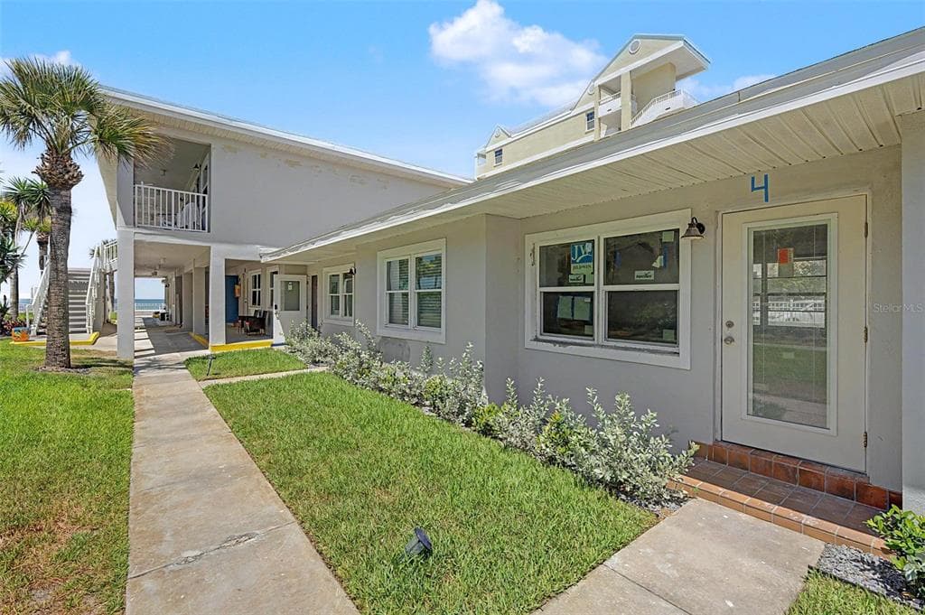 16850 GULF BOULEVARD UNIT 4 NORTH REDINGTON BEACH, FL 33708