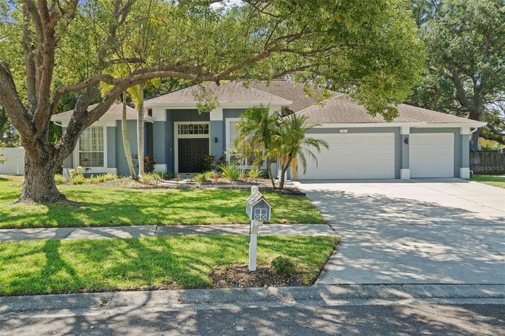 751 HOUSE WREN CIRCLE PALM HARBOR, FL 34683