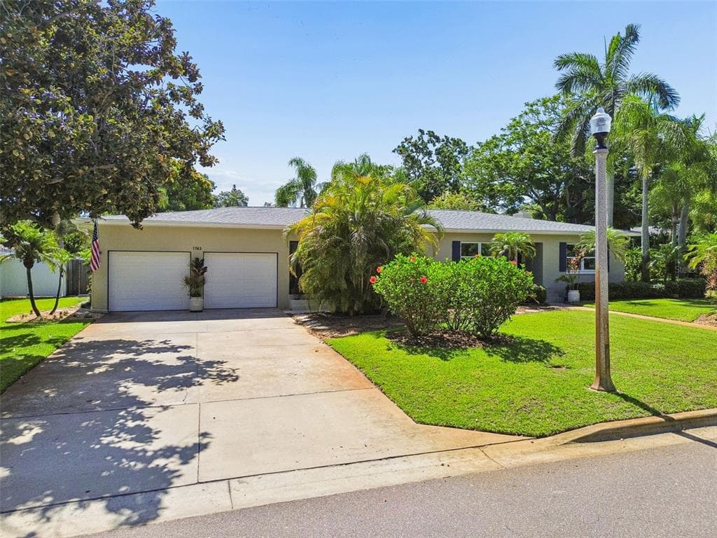 1743 EAGLES NEST DRIVE BELLEAIR, FL 33756