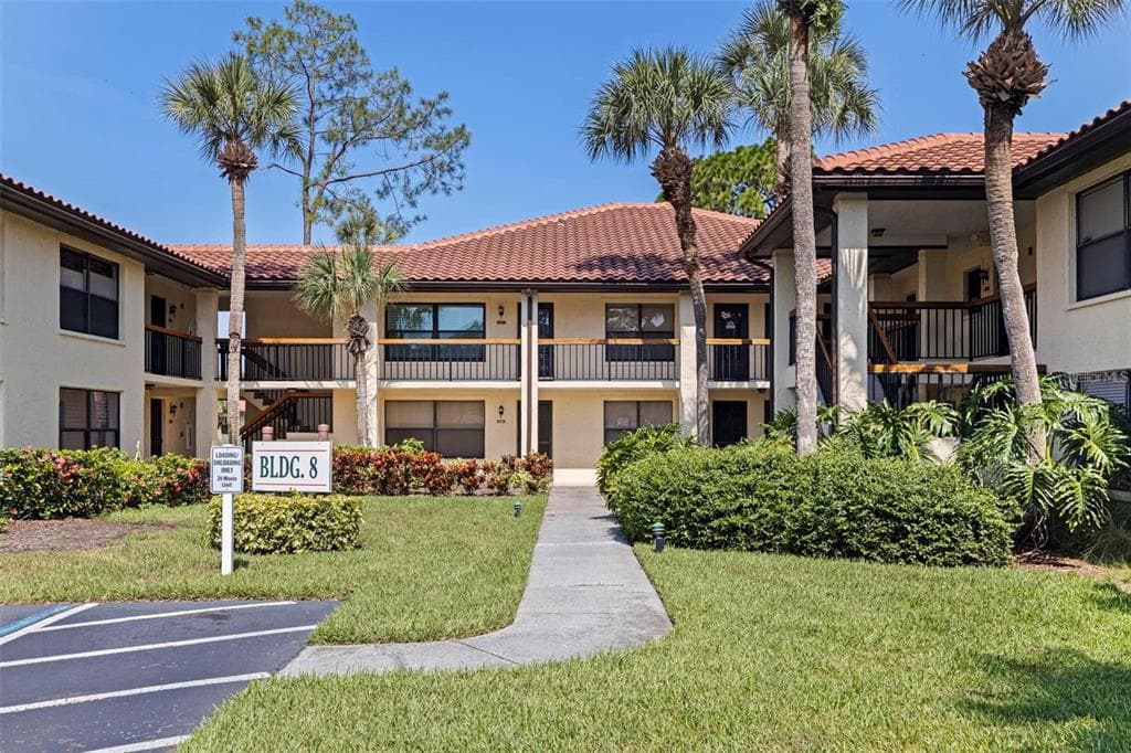 809 HAMMOCK PINE BOULEVARD CLEARWATER, FL 33761