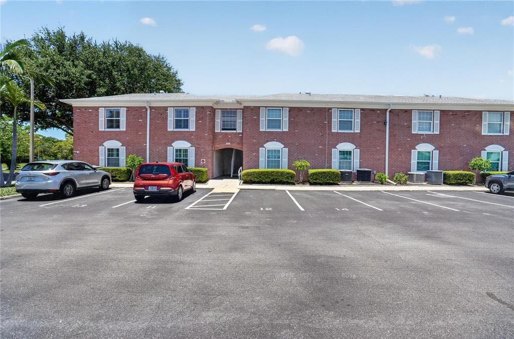 3595 40TH AVENUE S UNIT 2 ST PETERSBURG, FL 33711