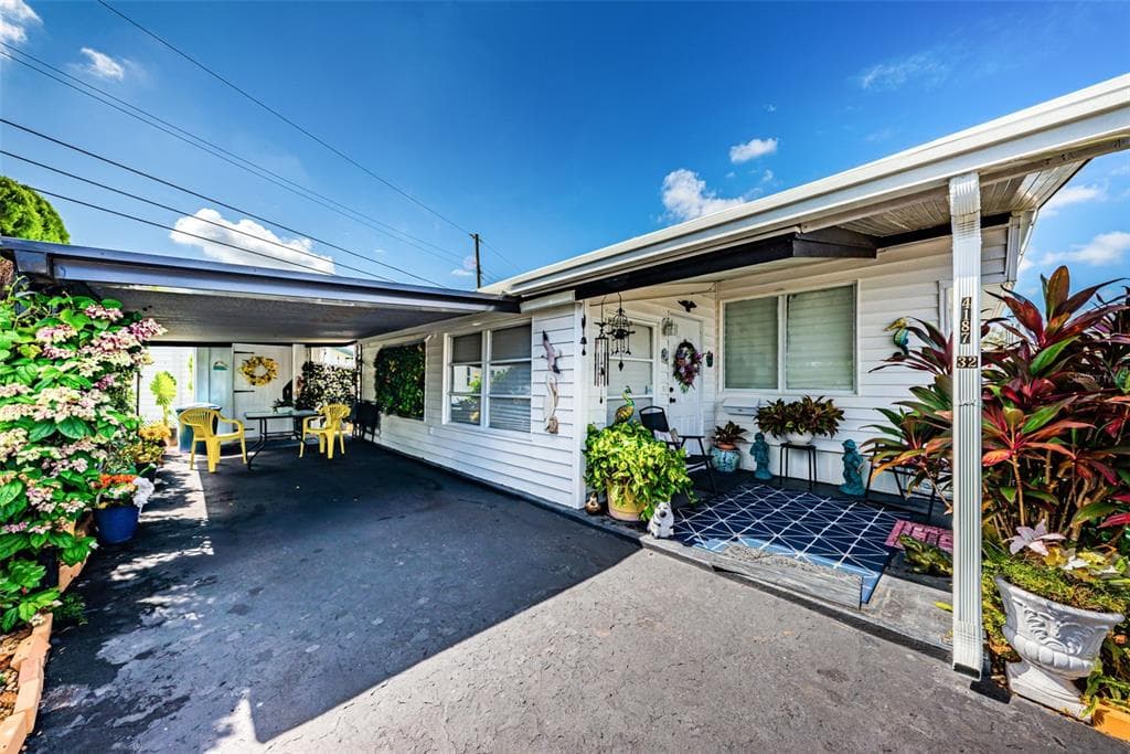 4187 72ND STREET N UNIT 32