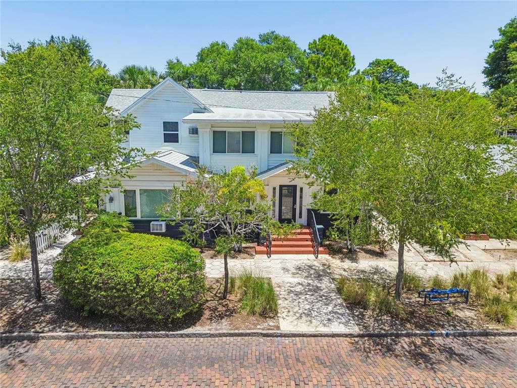 255 6TH AVENUE N ST PETERSBURG, FL 33701