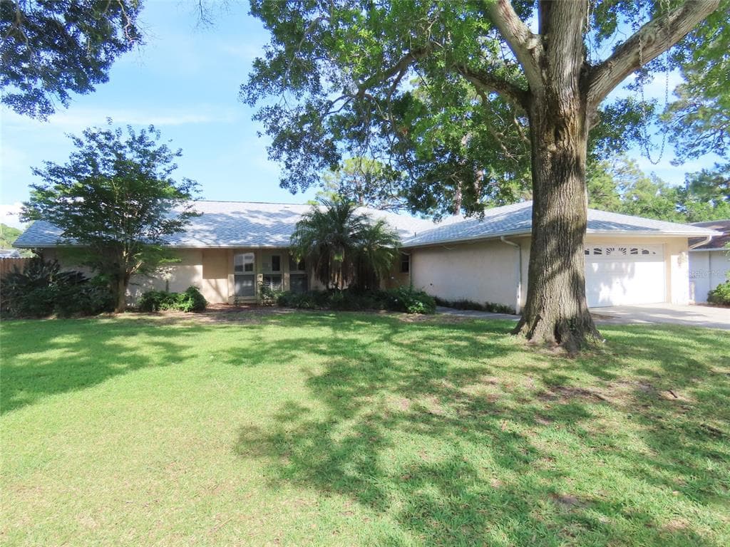 7555 PINE VALLEY LANE SEMINOLE, FL 33776