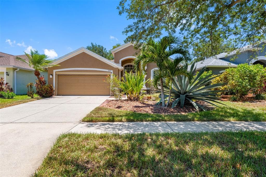 5335 CLOVER MIST DRIVE APOLLO BEACH, FL 33572