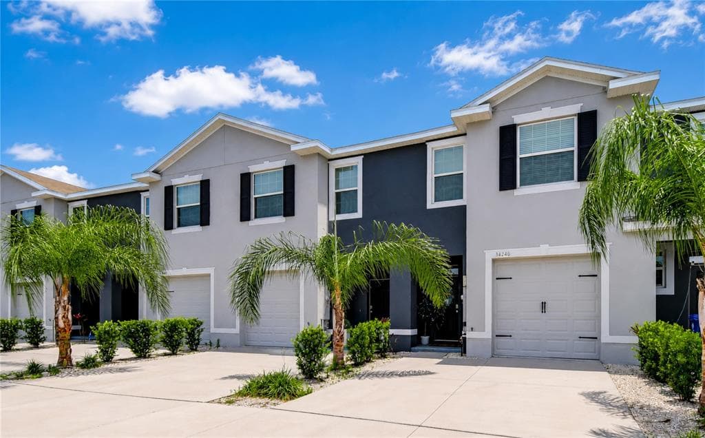 34240 REDWOOD DAWN LANE WESLEY CHAPEL, FL 33543