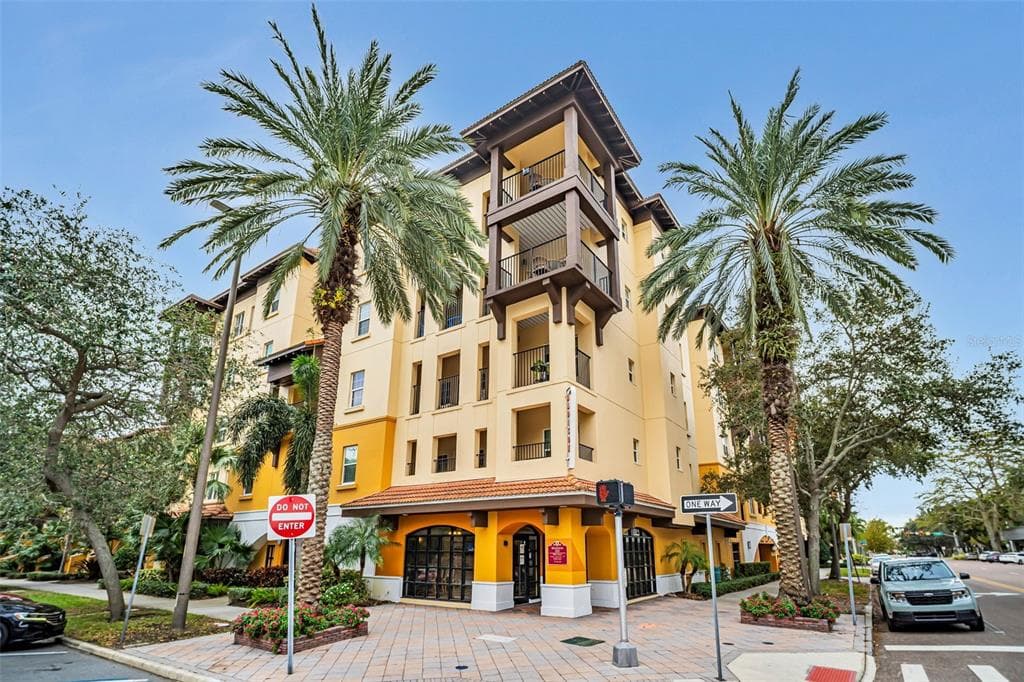 100 4TH AVENUE S UNIT 207 ST PETERSBURG, FL 33701