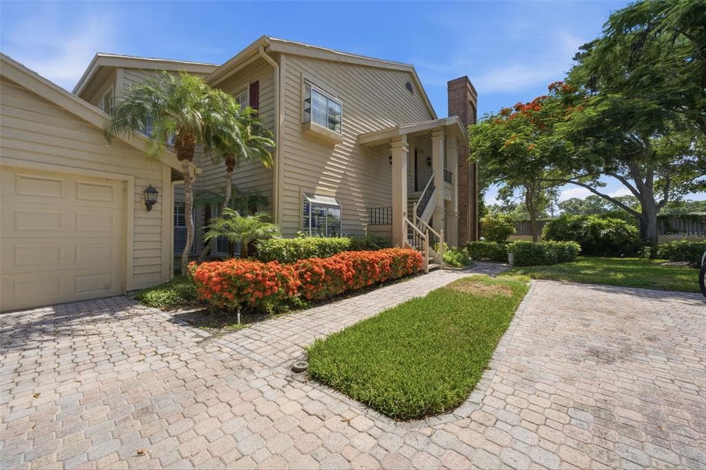 50 PELICAN PLACE UNIT 50 CLEARWATER, FL 33756