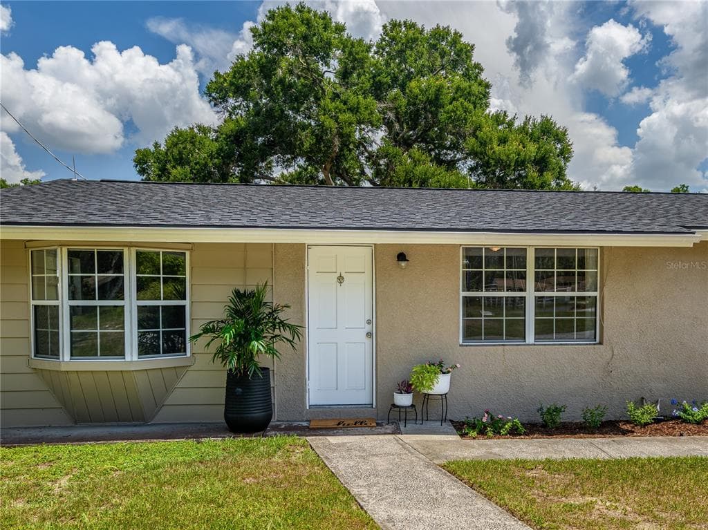 4722 STEARNS ROAD VALRICO, FL 33596