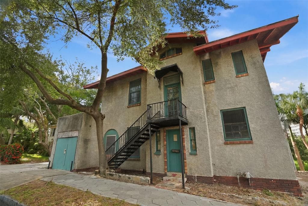 651 10TH AVE S ST PETERSBURG, FL 33701