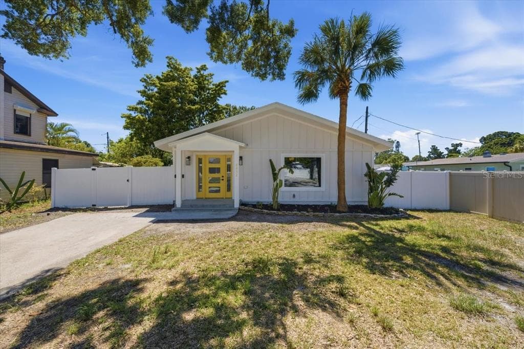 8452 6TH STREET N ST PETERSBURG, FL 33702
