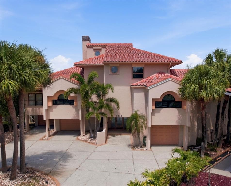 2869 SEABREEZE DRIVE S GULFPORT, FL 33707