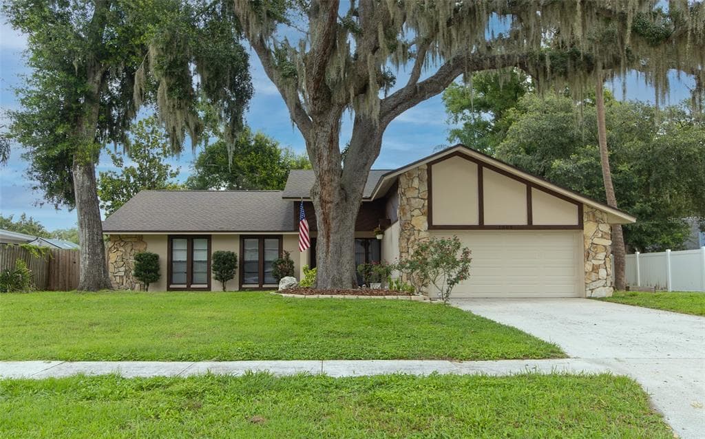 1005 TRANQUIVIEW LANE VALRICO, FL 33594