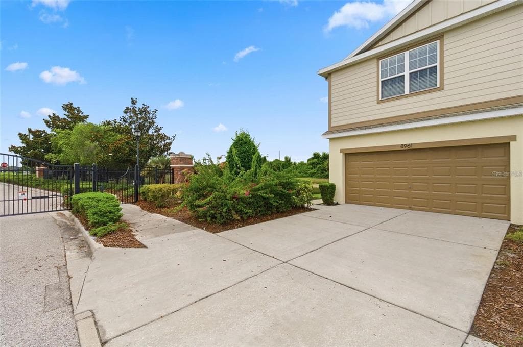 8961 TURNSTONE HAVEN PLACE TAMPA, FL 33619