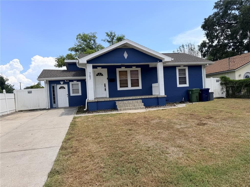 702 W PENINSULAR STREET TAMPA, FL 33603
