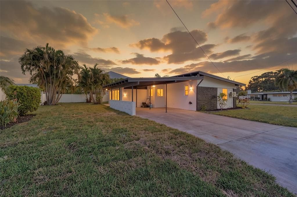 63 PALM BOULEVARD DUNEDIN, FL 34698